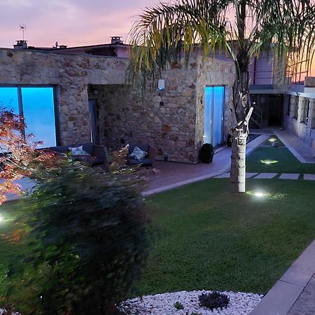 Deluxe Villa Home, Peace & Spa فيلا دو كوندي المظهر الخارجي الصورة