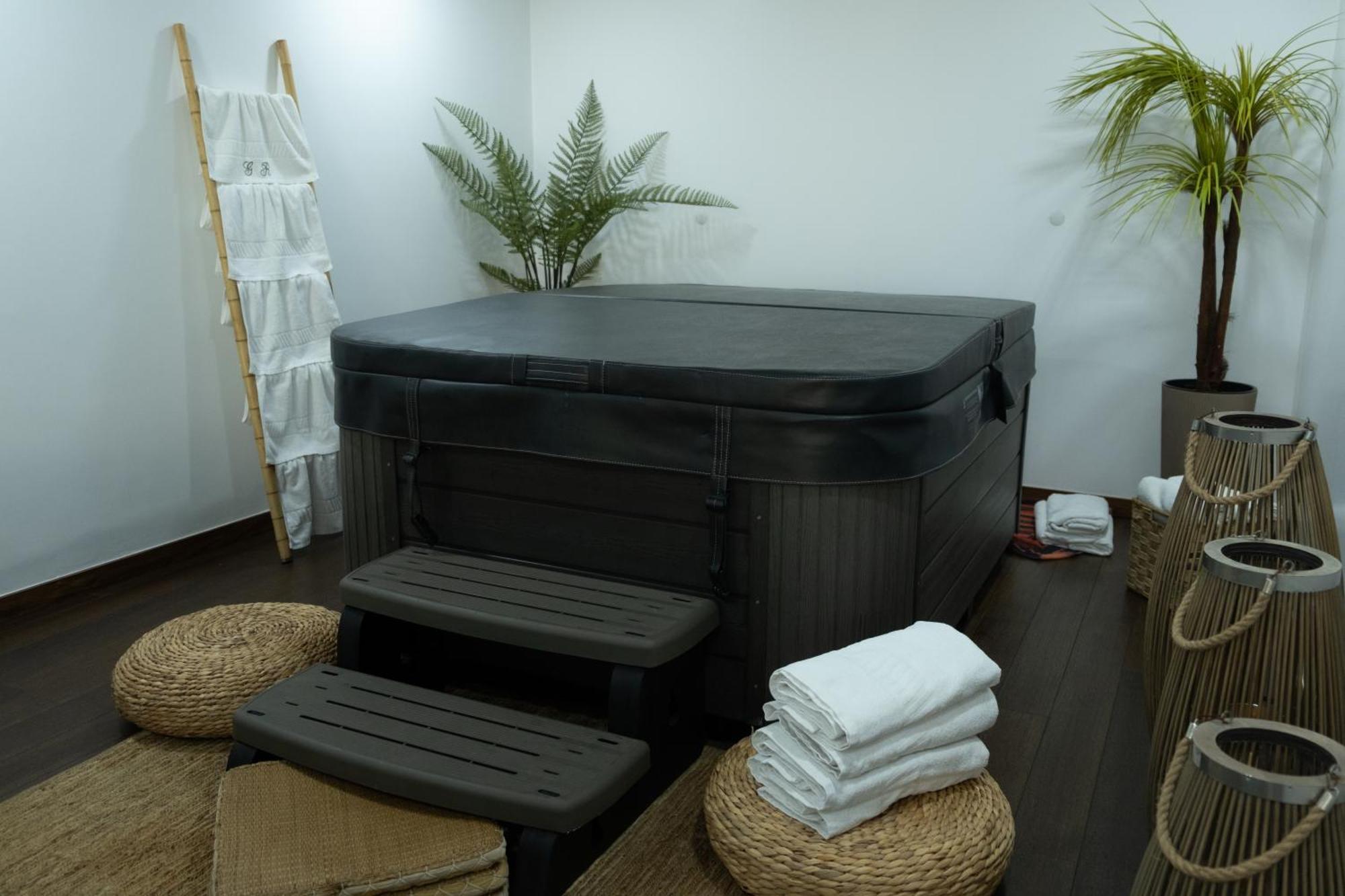 Deluxe Villa Home, Peace & Spa فيلا دو كوندي المظهر الخارجي الصورة